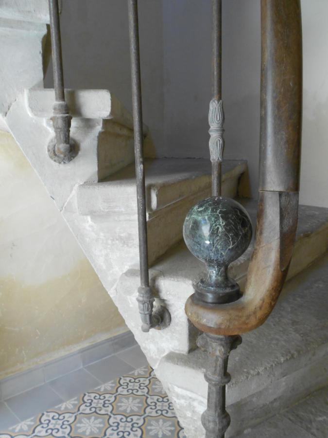 Bed and Breakfast Sous Le Neflier Нім Екстер'єр фото