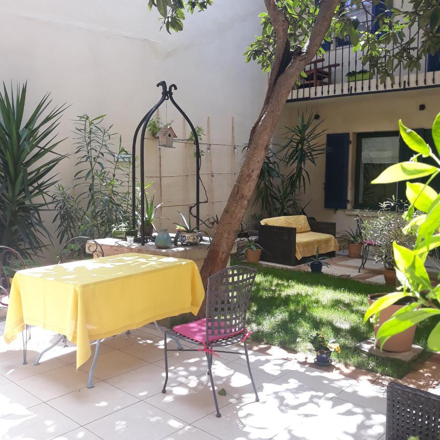 Bed and Breakfast Sous Le Neflier Нім Екстер'єр фото