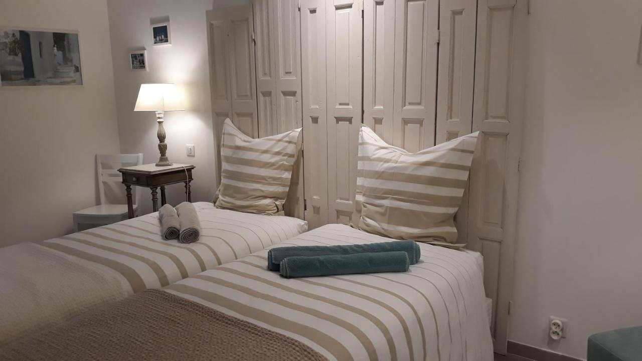 Bed and Breakfast Sous Le Neflier Нім Екстер'єр фото